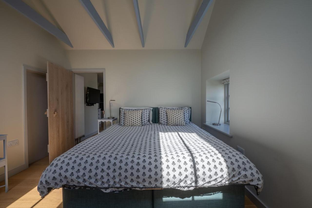 Converted Hay-Loft With Stunning Countryside Views Haverfordwest Extérieur photo